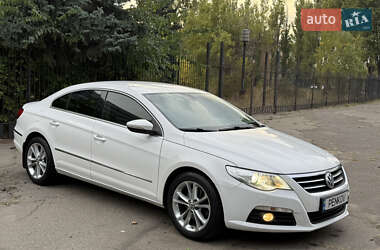 Купе Volkswagen CC / Passat CC 2011 в 