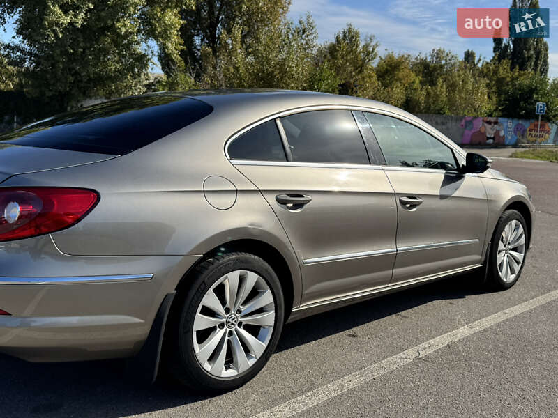 Купе Volkswagen CC / Passat CC 2011 в Киеве
