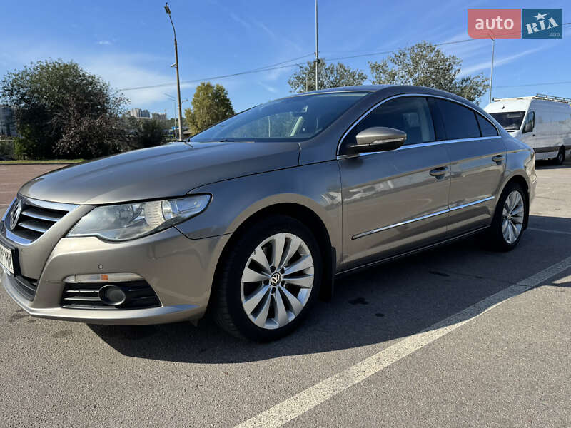 Купе Volkswagen CC / Passat CC 2011 в Киеве