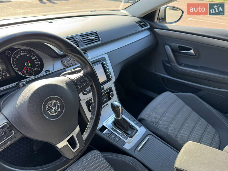 Купе Volkswagen CC / Passat CC 2011 в Киеве