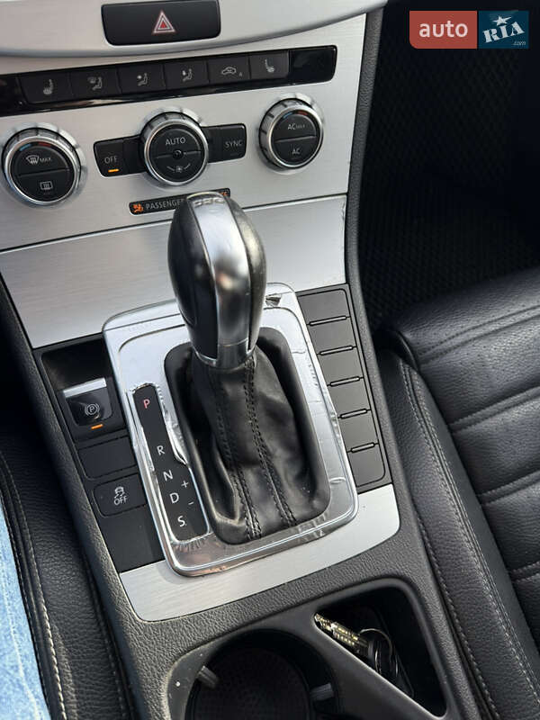 Купе Volkswagen CC / Passat CC 2012 в Мукачево