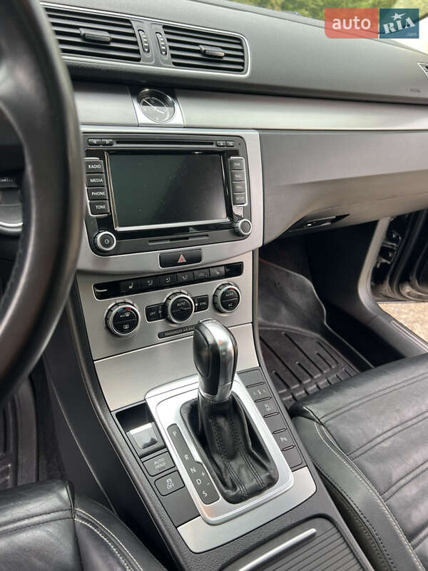 Купе Volkswagen CC / Passat CC 2012 в Залещиках