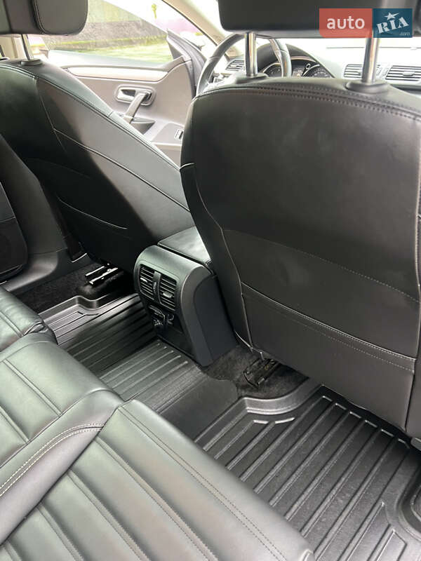 Купе Volkswagen CC / Passat CC 2012 в Залещиках