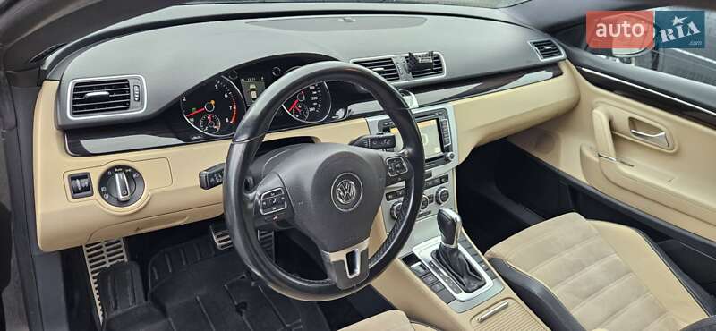 Купе Volkswagen CC / Passat CC 2012 в Києві