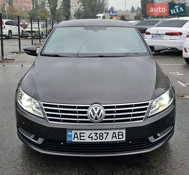 Купе Volkswagen CC / Passat CC 2012 в Києві