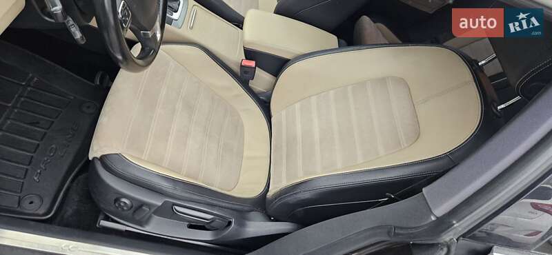 Купе Volkswagen CC / Passat CC 2012 в Києві
