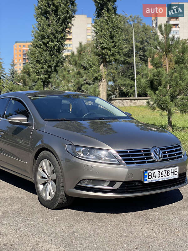 Купе Volkswagen CC / Passat CC 2012 в 