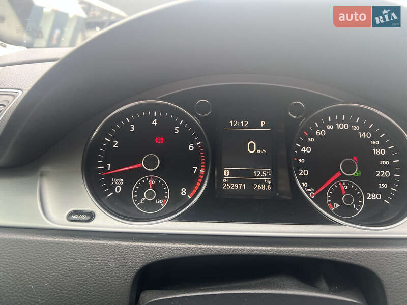 Купе Volkswagen CC / Passat CC 2012 в Киеве