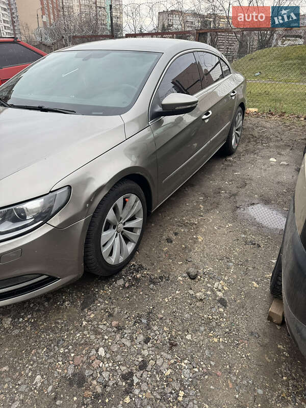 Купе Volkswagen CC / Passat CC 2012 в Киеве