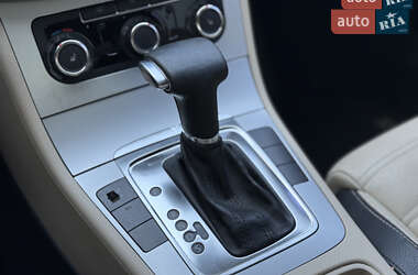 Купе Volkswagen CC / Passat CC 2009 в 