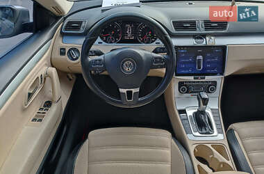 Купе Volkswagen CC / Passat CC 2011 в 