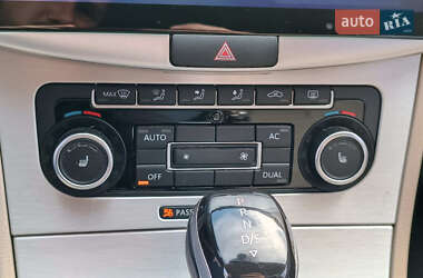 Купе Volkswagen CC / Passat CC 2011 в 