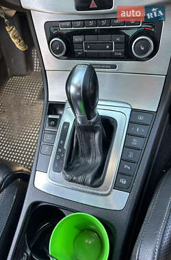 Купе Volkswagen CC / Passat CC 2011 в 