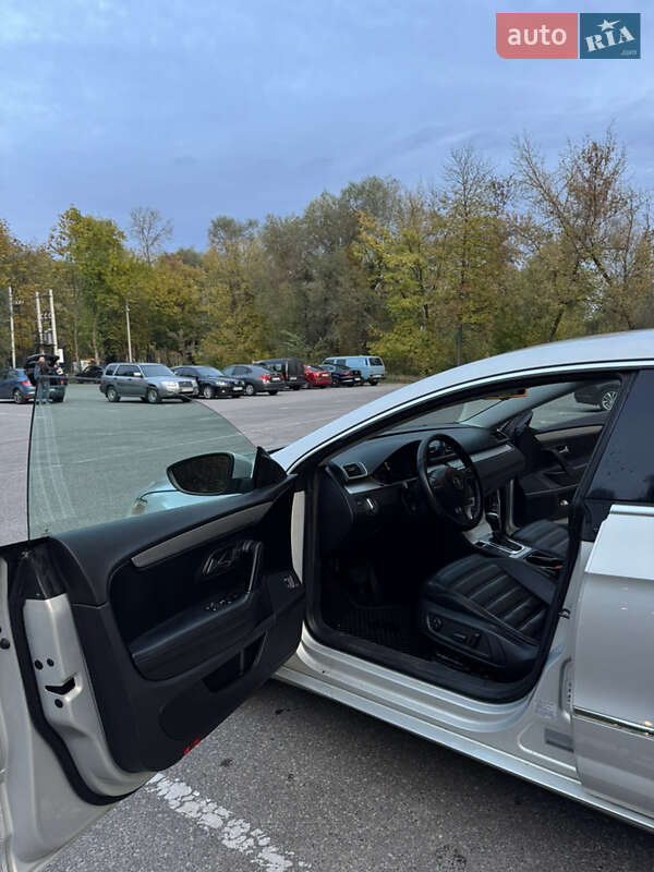 Купе Volkswagen CC / Passat CC 2011 в Чернігові