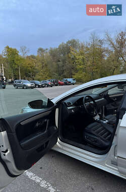 Купе Volkswagen CC / Passat CC 2011 в 