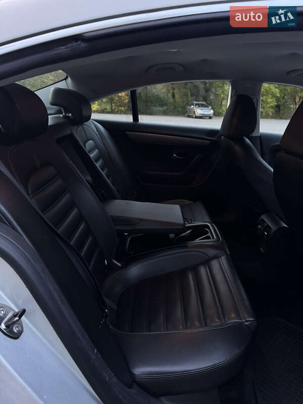 Купе Volkswagen CC / Passat CC 2011 в Чернігові