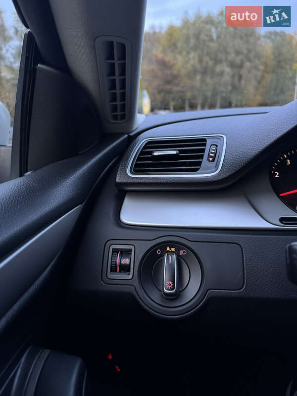 Купе Volkswagen CC / Passat CC 2011 в Чернігові