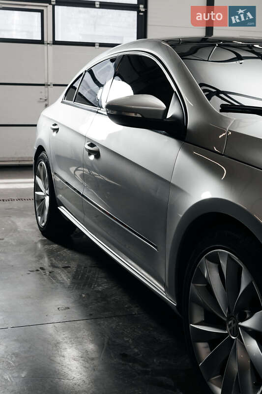 Купе Volkswagen CC / Passat CC 2012 в Черновцах