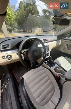 Купе Volkswagen CC / Passat CC 2011 в 