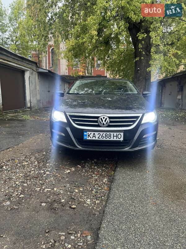 Купе Volkswagen CC / Passat CC 2011 в Киеве