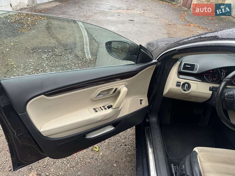Купе Volkswagen CC / Passat CC 2011 в Киеве