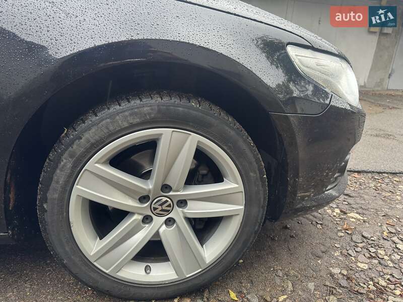 Купе Volkswagen CC / Passat CC 2011 в Киеве