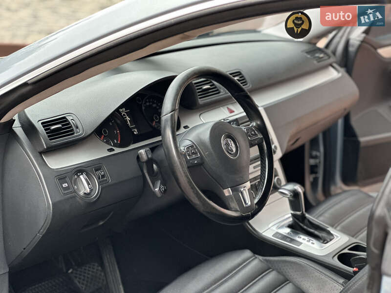 Купе Volkswagen CC / Passat CC 2010 в Івано-Франківську