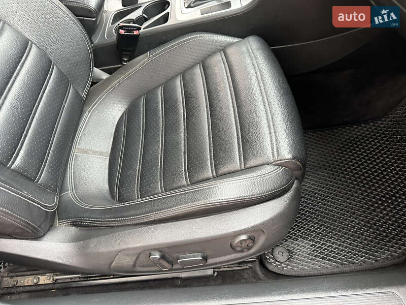 Купе Volkswagen CC / Passat CC 2010 в Івано-Франківську