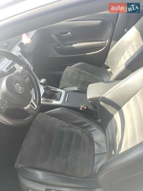 Купе Volkswagen CC / Passat CC 2010 в Яворові