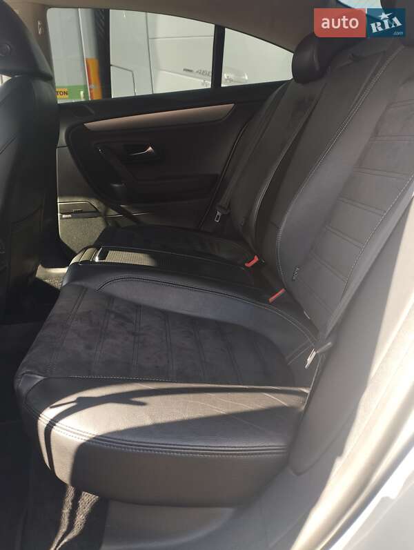 Купе Volkswagen CC / Passat CC 2010 в Яворові