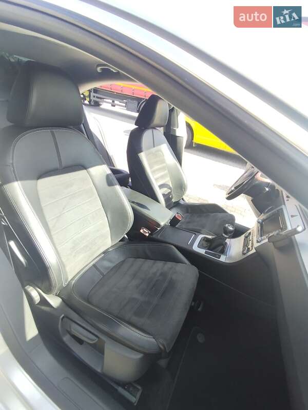 Купе Volkswagen CC / Passat CC 2010 в Яворові