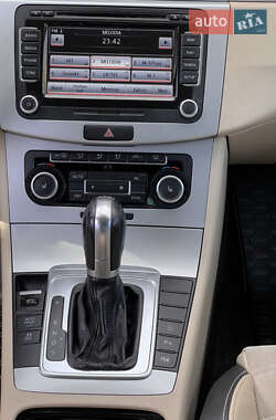 Купе Volkswagen CC / Passat CC 2011 в 