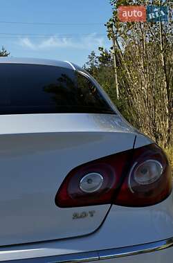 Купе Volkswagen CC / Passat CC 2011 в 