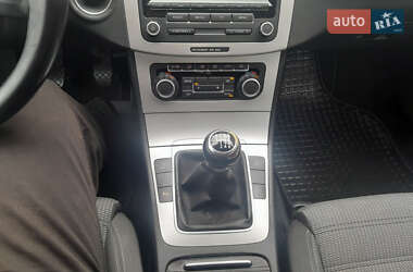 Купе Volkswagen CC / Passat CC 2010 в 