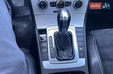 Купе Volkswagen CC / Passat CC 2012 в 