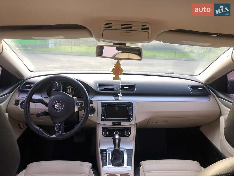 Купе Volkswagen CC / Passat CC 2011 в Яремче