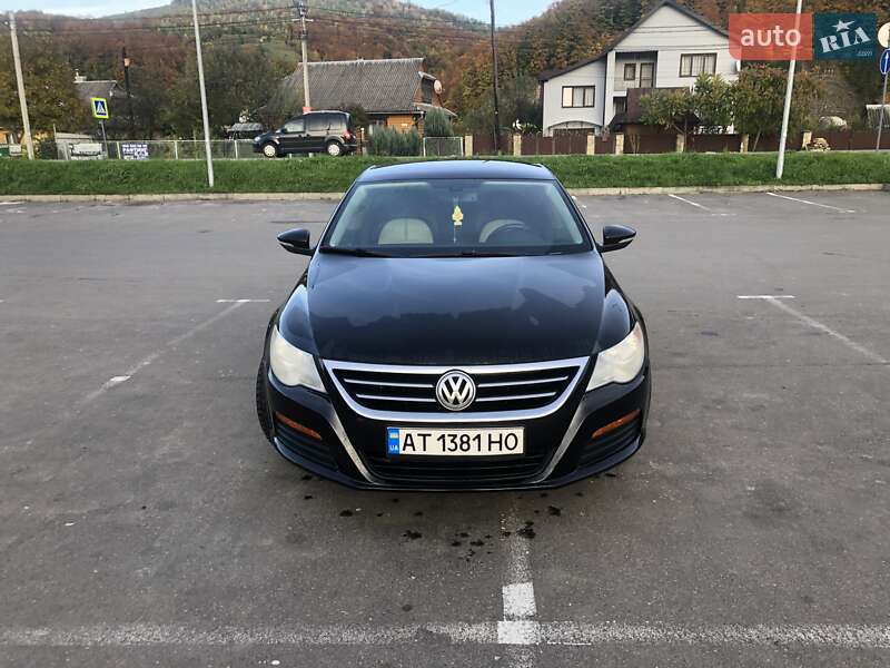 Купе Volkswagen CC / Passat CC 2011 в Яремче
