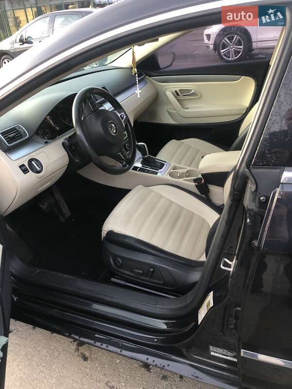 Купе Volkswagen CC / Passat CC 2011 в Яремче