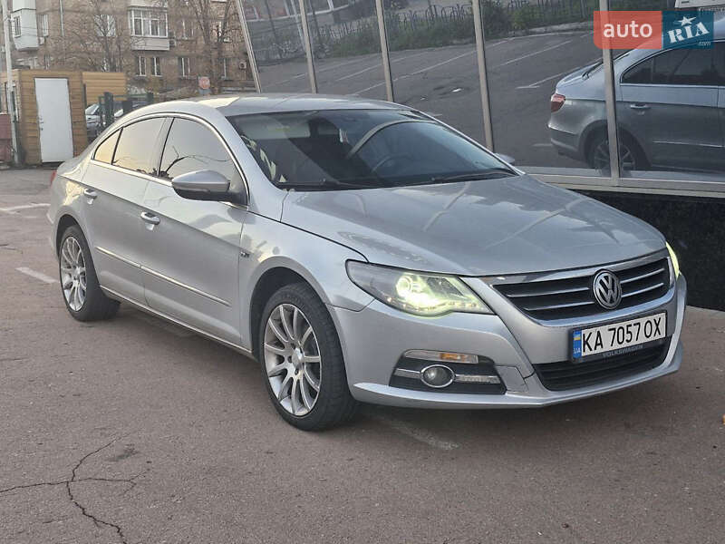Купе Volkswagen CC / Passat CC 2011 в 