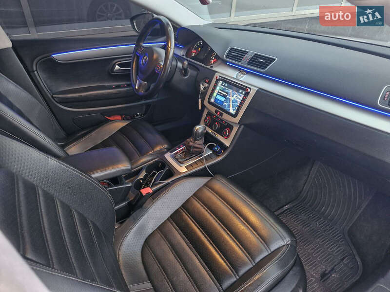 Купе Volkswagen CC / Passat CC 2011 в Киеве