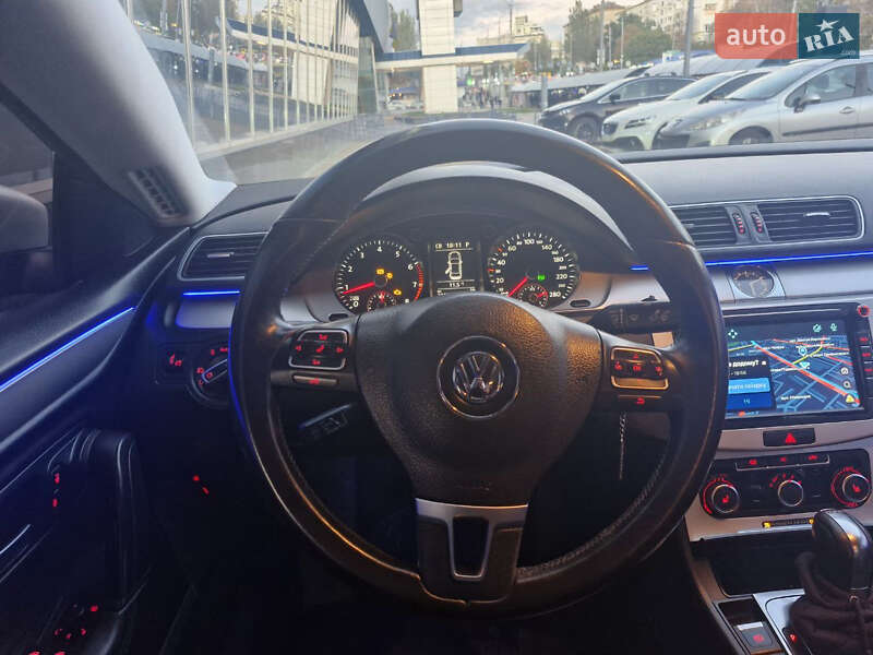 Купе Volkswagen CC / Passat CC 2011 в Киеве