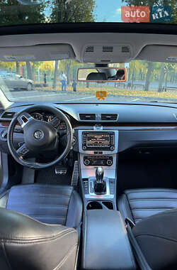 Купе Volkswagen CC / Passat CC 2011 в 