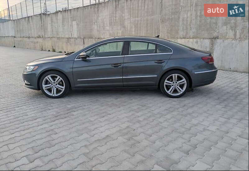 Купе Volkswagen CC / Passat CC 2012 в Києві