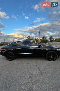 Купе Volkswagen CC / Passat CC 2011 в 
