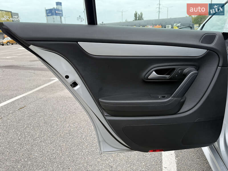 Купе Volkswagen CC / Passat CC 2014 в Києві