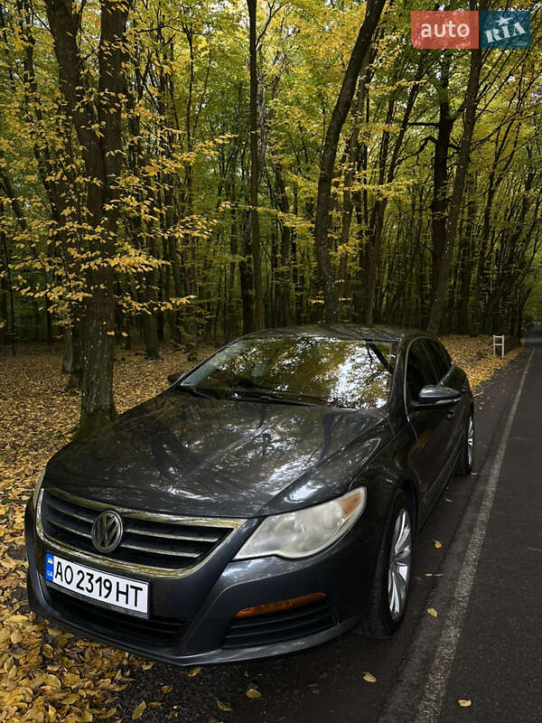 Купе Volkswagen CC / Passat CC 2011 в 