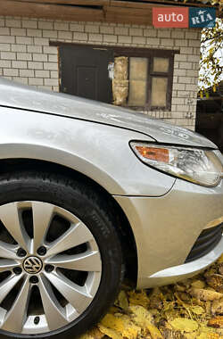 Купе Volkswagen CC / Passat CC 2011 в 