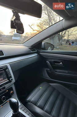 Купе Volkswagen CC / Passat CC 2011 в 