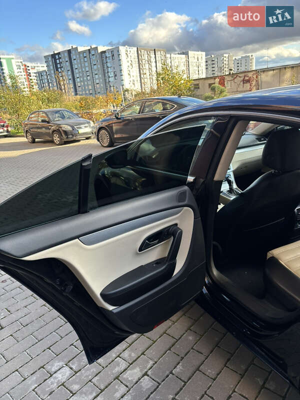 Купе Volkswagen CC / Passat CC 2011 в Львове