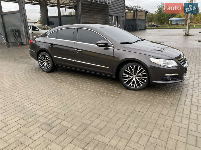 Купе Volkswagen CC / Passat CC 2008 в Умані